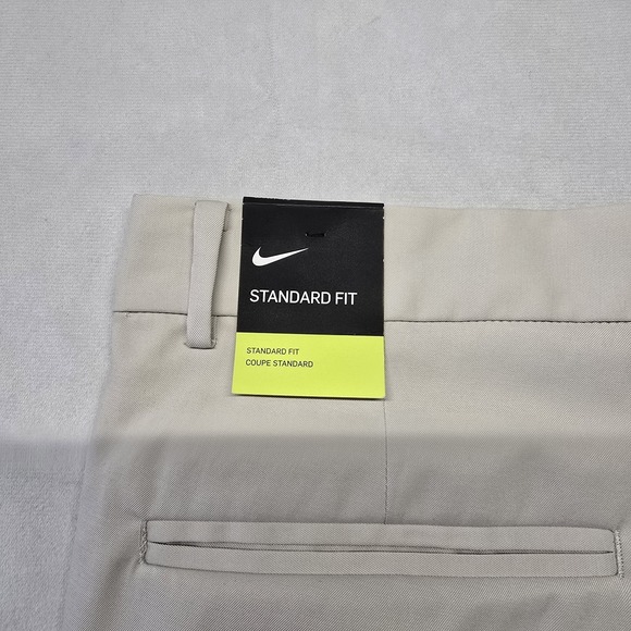 Nike dri Fit Standard Chino Golf pants Men 33x32 NWT - Picture 3 of 9